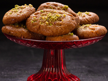 Πόσες θερμίδες έχουν τα μελομακάρονα;