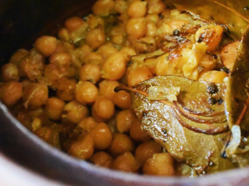 Τι μπαχαρικά βάζουμε στα ρεβίθια