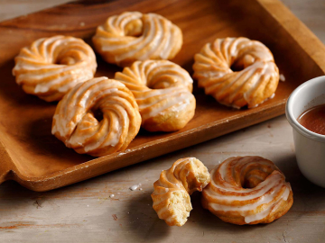 Cruller