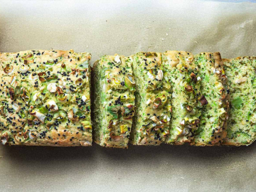 Κέικ με ξινόγαλο και μπρόκολο