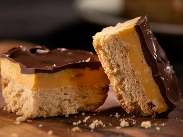 Μπισκότα µε καραµέλα γάλακτος και σοκολάτα