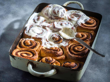 Ρολάκια κανέλας (Cinnamon rolls)