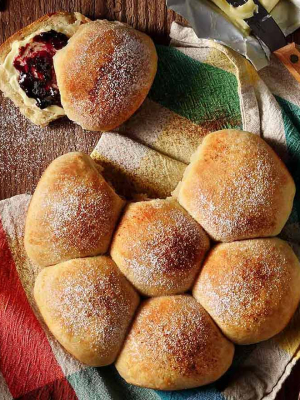 Εύκολα ψωμάκια για πρωινό