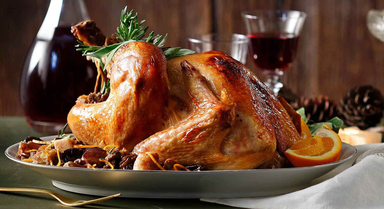 γαλοπούλα γεμιστή - γαλοπούλα γεμιστή αργυρώ - γεμιστή γαλοπούλα - γαλοπούλα γεμιστή παραδοσιακή - γαλοπούλα χριστουγεννιάτικη συνταγή - γαλοπούλα αργυρώ - γαλοπούλα γεμιστή με κιμά - χριστουγεννιάτικη γαλοπούλα