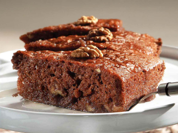 Καρυδόπιτα με φρυγανιά