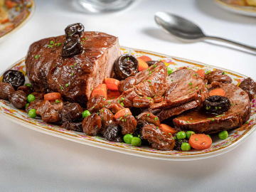 Μοσχάρι με δαμάσκηνα