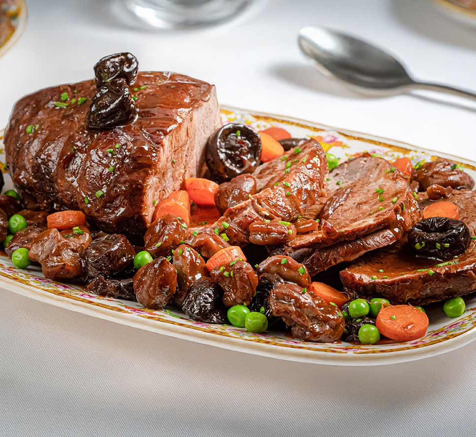 μοσχάρι με δαμασκηνα