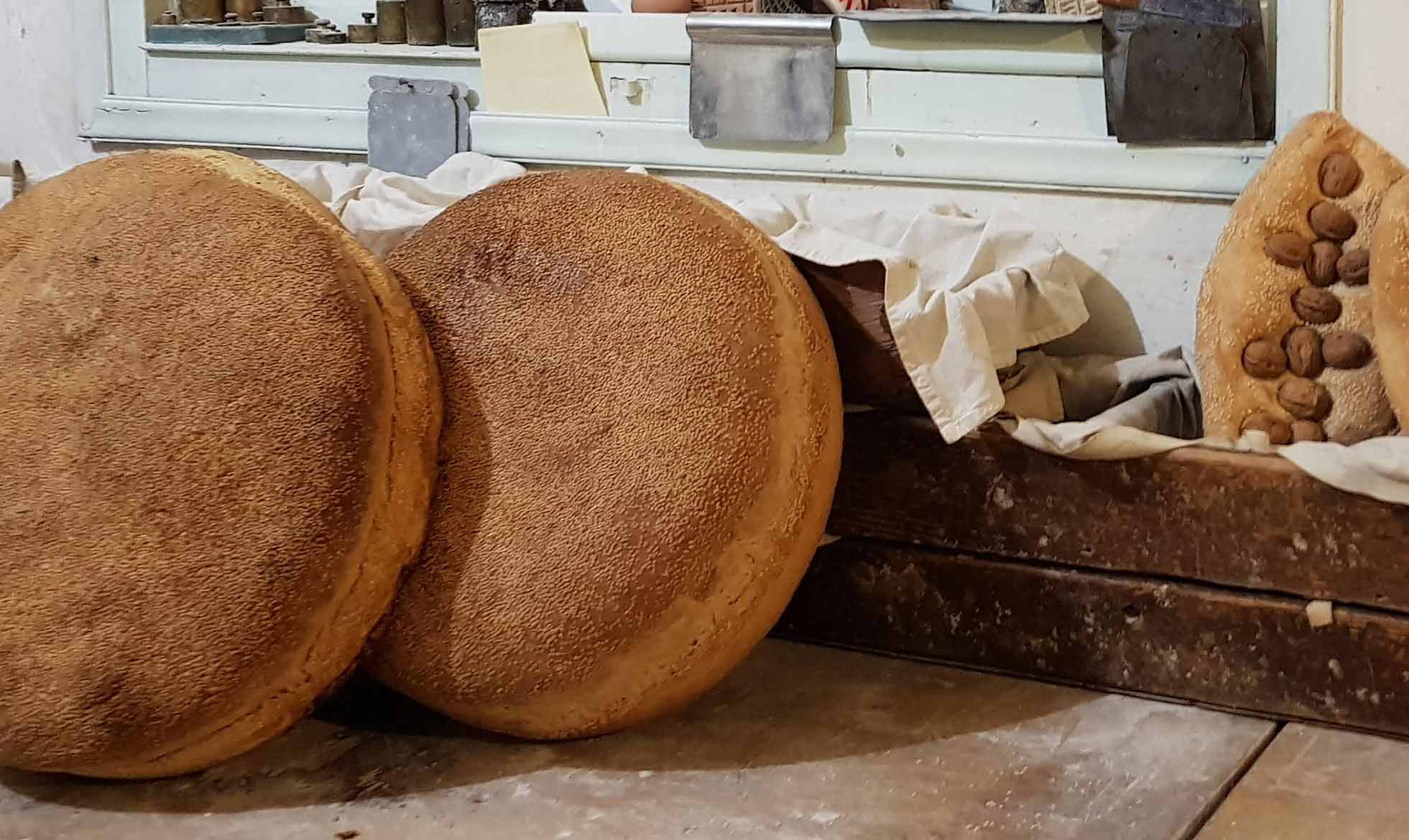 Η παράδοση του Χριστόψωμου-Πώς φτιάχνεται σε όλη την Ελλάδα