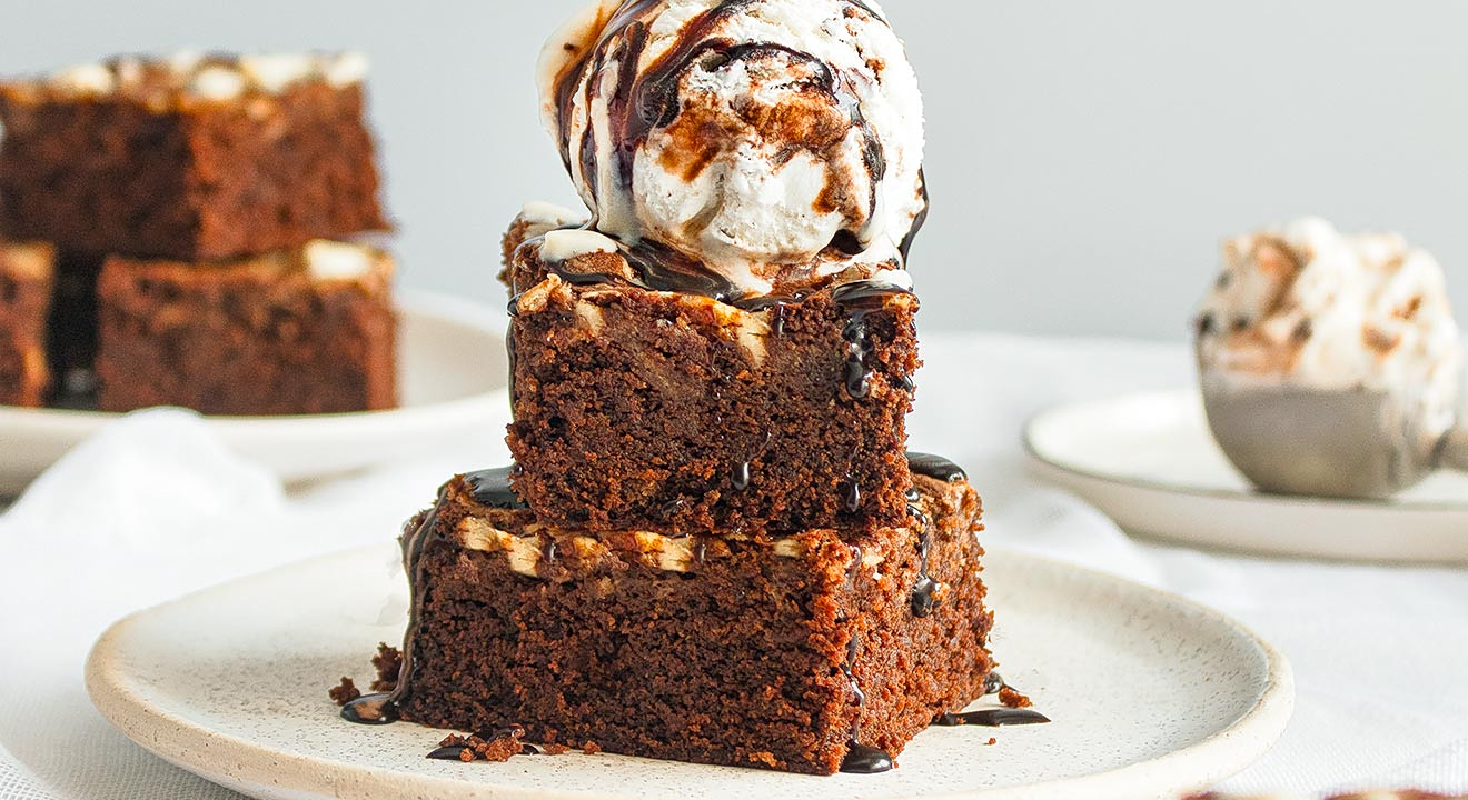 cheesecake brownies​
