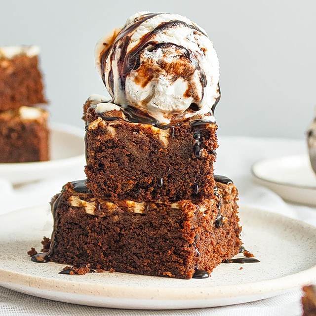 Cheesecake brownies