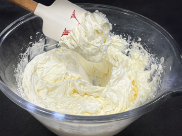 Πως φτιάχνω σαντιγί με κρέμα γάλακτος