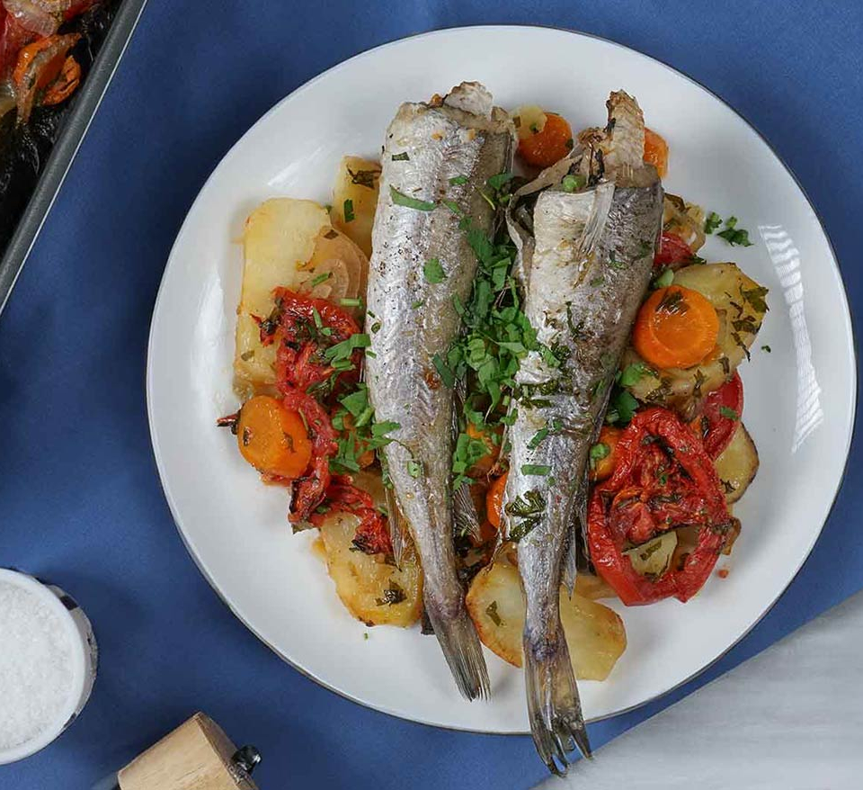 ψαρι στο φουρνο με λαχανικα
