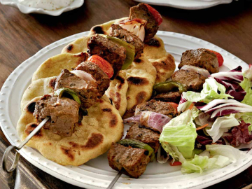 Χοιρινά σουβλάκια