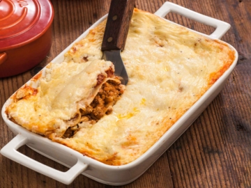 Κανελόνια με κιμά και μπεσαμέλ