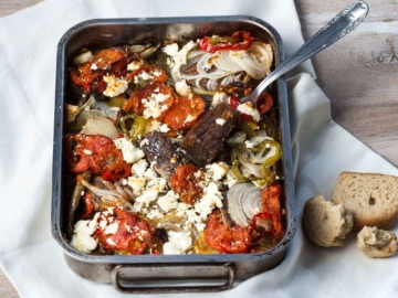 Μοσχάρι με λαχανικά και φέτα στο φούρνο