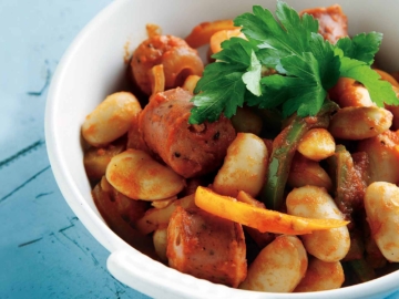 Γίγαντες στο φούρνο με λουκάνικο