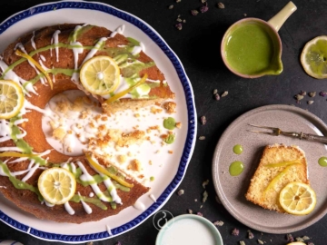 Κέικ λεμονιού με λεμονάδα