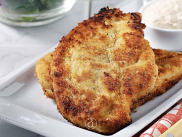 Κοτόπουλο πανέ με σως γιαουρτιού