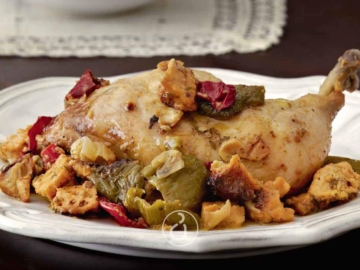 Κοτόπουλο με πιπεριές στο φούρνο
