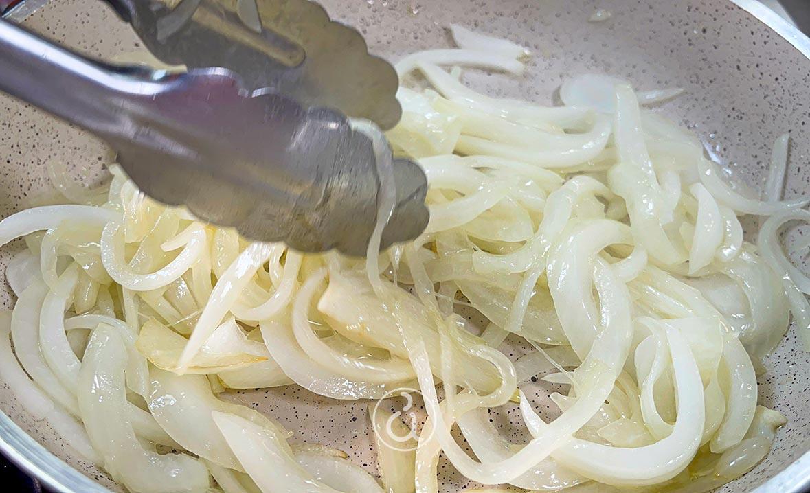 Πώς να σοτάρετε το κρεμμύδι