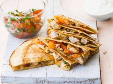 Τορτίγια με κοτόπουλο (Quesadillas)