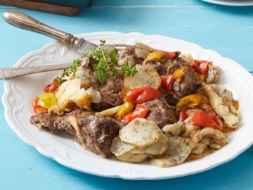 Εξοχικό αρνί στη λαδόκολλα