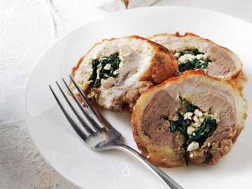 Γεμιστό αρνίσιο μπούτι με ξινομυζήθρα Πάρου