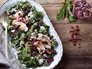 Σαλάτα πανδαισία με κατσικίσιο τυρί