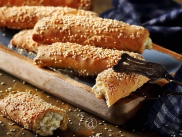 Τυρόπιτες κουρού με μαγιά