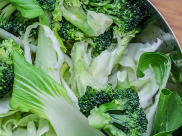 Βιταμίνη Κ: σε ποιες τροφές υπάρχει και ο ρόλος της στον οργανισμό