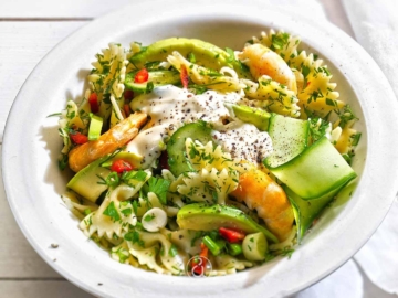 Μακαρονοσαλάτα µε γαρίδες