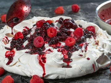 Pavlova ένα από τα ωραιότερα γλυκά του κόσμου. Γιατί δακρύζει η Pavlova;