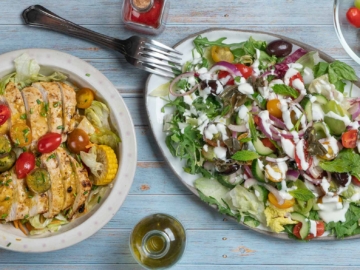 Οι σαλάτες γεύματα του καλοκαιριού