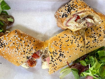 Stromboli pizza (στρόμπολι)