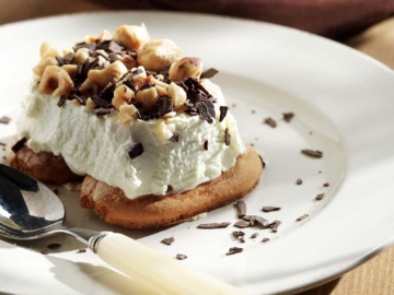 Τιραμισού με φουντούκια και σοκολάτα