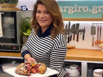 Γρήγορη σφολιάτα με φράουλες