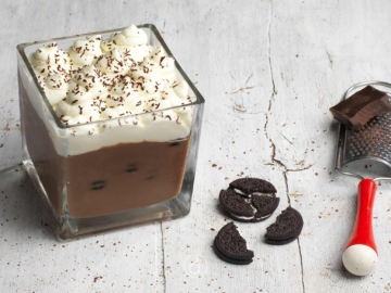 Προφιτερόλ με μπισκότο