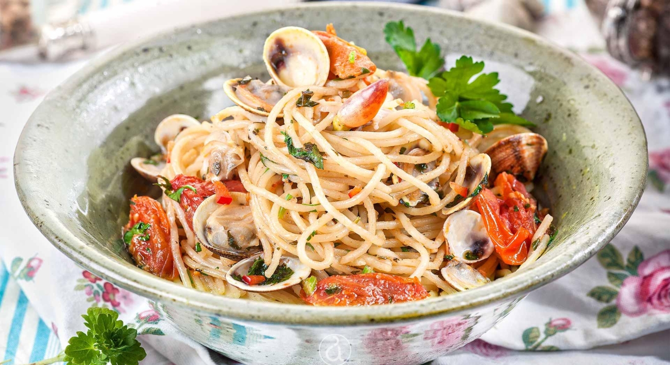 μακαρόνια με αχιβάδες - Spaghetti alle Vongole