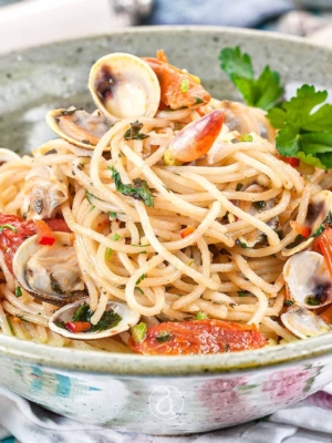 Μακαρόνια µε αχιβάδες (Spaghetti alle Vongole)