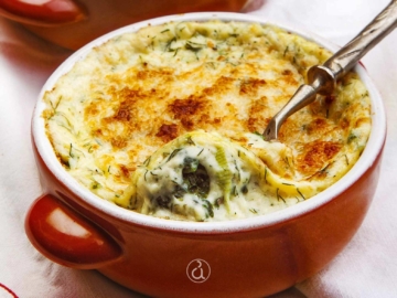 Σπανάκι ογκρατέν με μπεσαμέλ