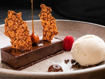 Τούρτα μπίτερ σοκολάτα με ρούμι