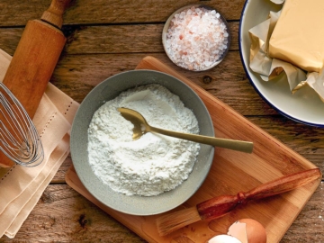 Μαθε γιατί βάζουμε αλάτι σε διάφορα γλυκά;