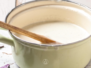 Μπεσαμέλ με κορν φλάουρ