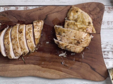 Ζουμερό φιλέτο κοτόπουλο στο φούρνο