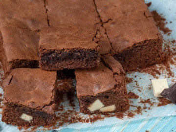 Brownies τριπλής σοκολάτας