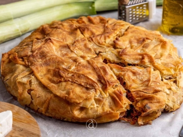 Τραγανή πρασόπιτα με κιμά