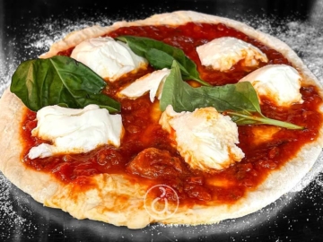 Η τέλεια σπιτική πίτσα και τα μυστικά της