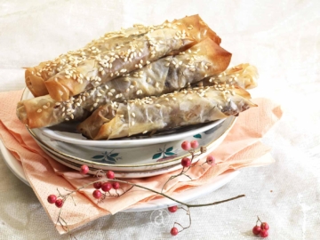 Τραγανά τσιγαρομπουρέκια με Χριστουγεννιάτικη γέμιση