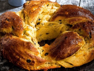 Τσουρέκι με πορτοκάλι