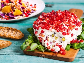 Χριστουγεννιάτικη μπάλα τυριού